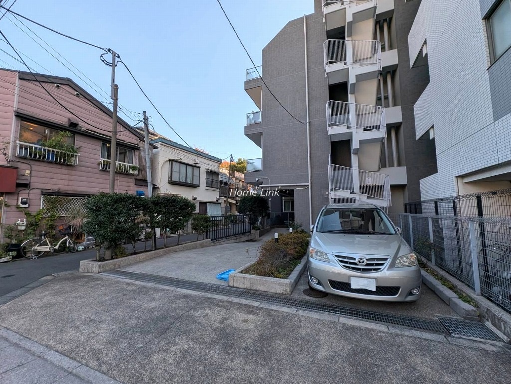 メセーヌ　駐車場